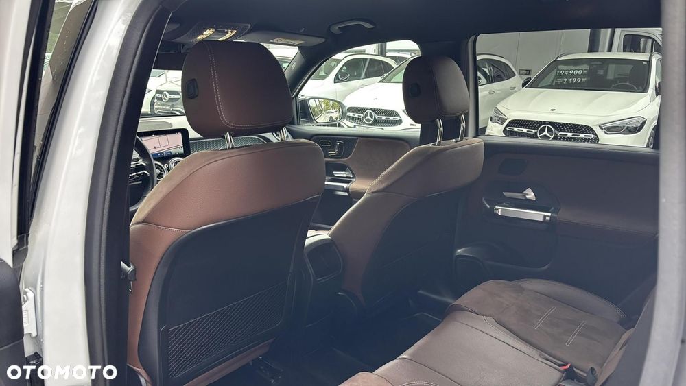 Mercedes-Benz GLB - 15