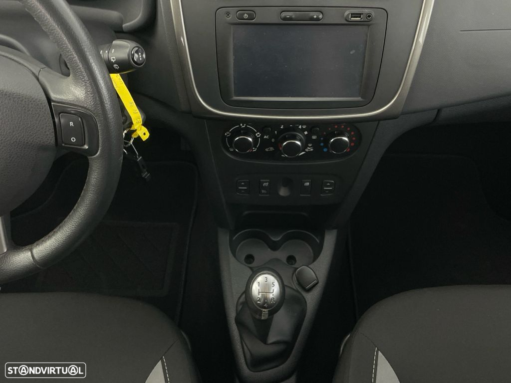 Dacia Sandero 1.5 dCi Stepway - 15
