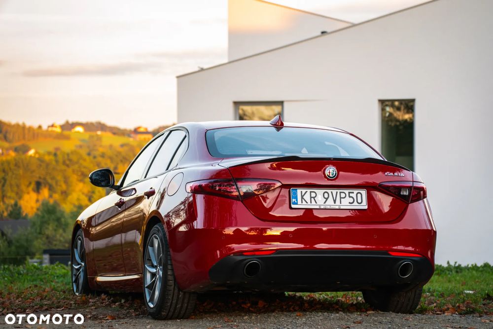 Alfa Romeo Giulia 2017 photo 4