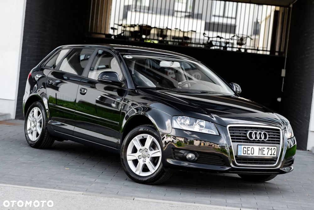 Audi A3 Sportback 1.6 Ambiente - 2