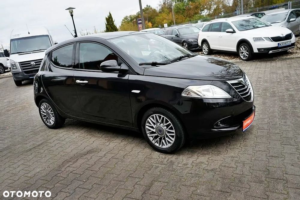 Lancia Ypsilon Y 0.9 TwinAir Turbo 8V Gold - 3