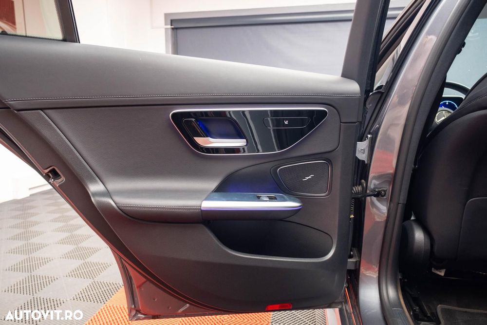 Mercedes-Benz C - 25