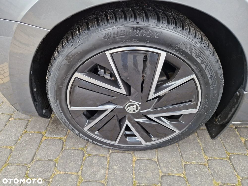 Skoda Superb 2.0 TDI SCR Sportline DSG - 8