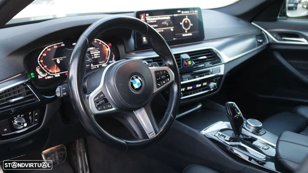 BMW 520 d Pack Desportivo M Auto - 12