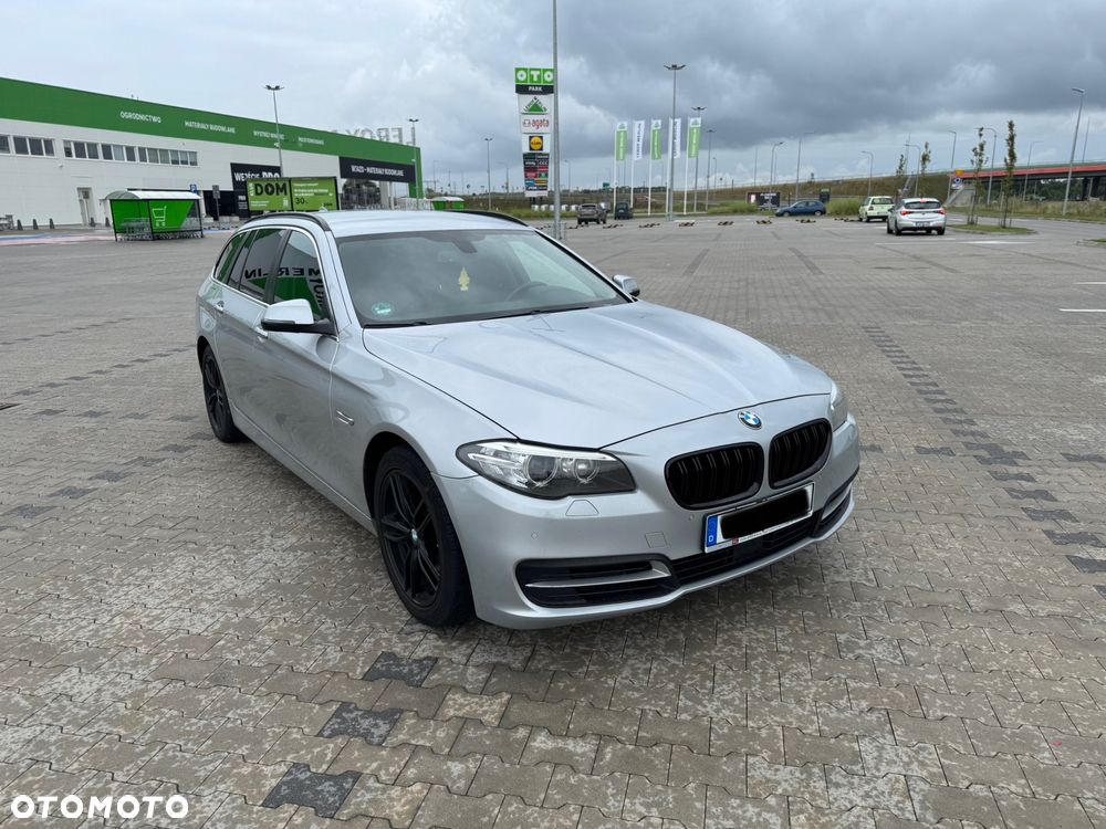 BMW Seria 5 525d Sport-Aut Luxury Line - 4