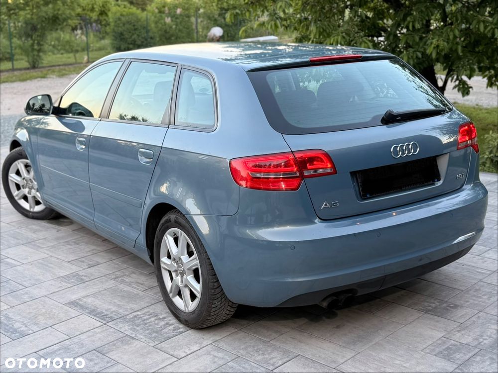 Audi A3 Sportback 1.8 TFSI Ambiente - 4