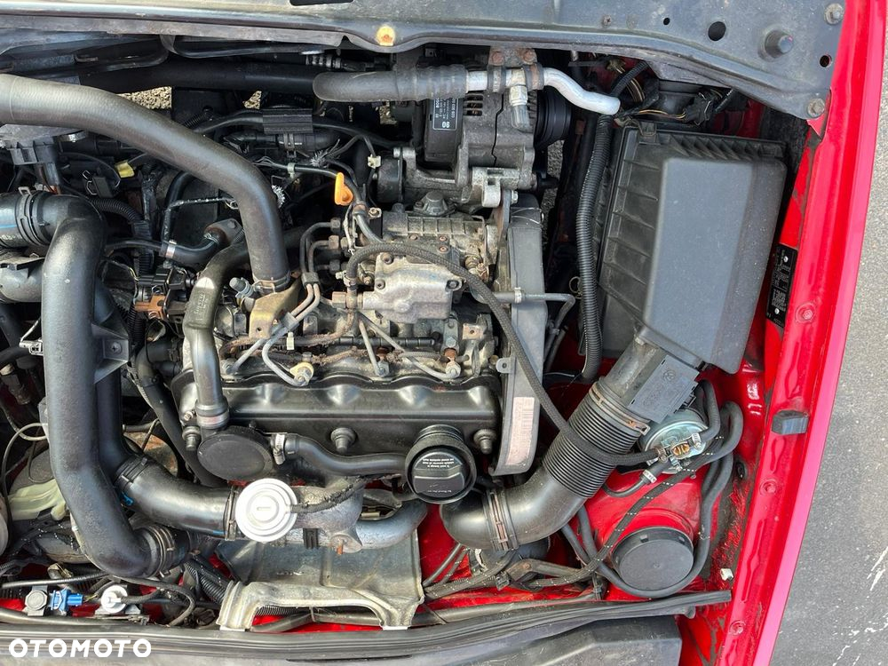 Volkswagen Golf 1.6 GL D - 26