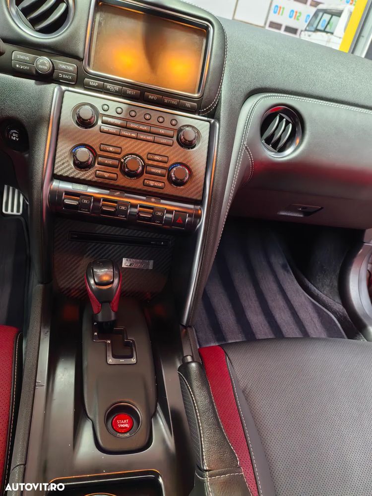 Nissan GT-R Black Edition - 10