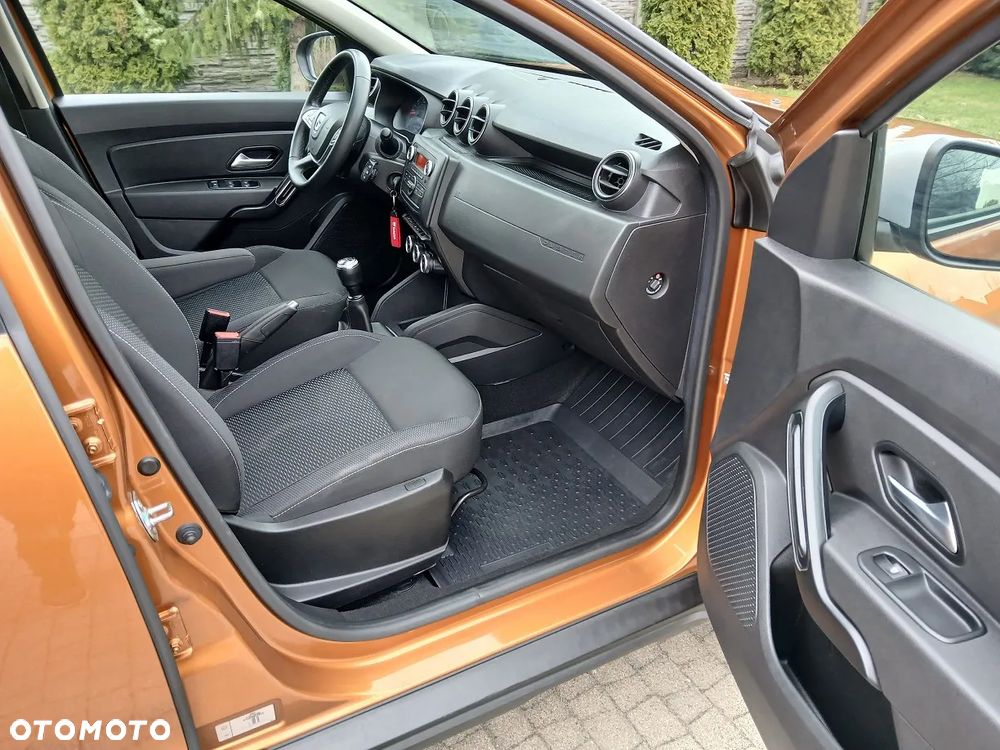 Dacia Duster 1.6 SCe Laureate S&S - 8