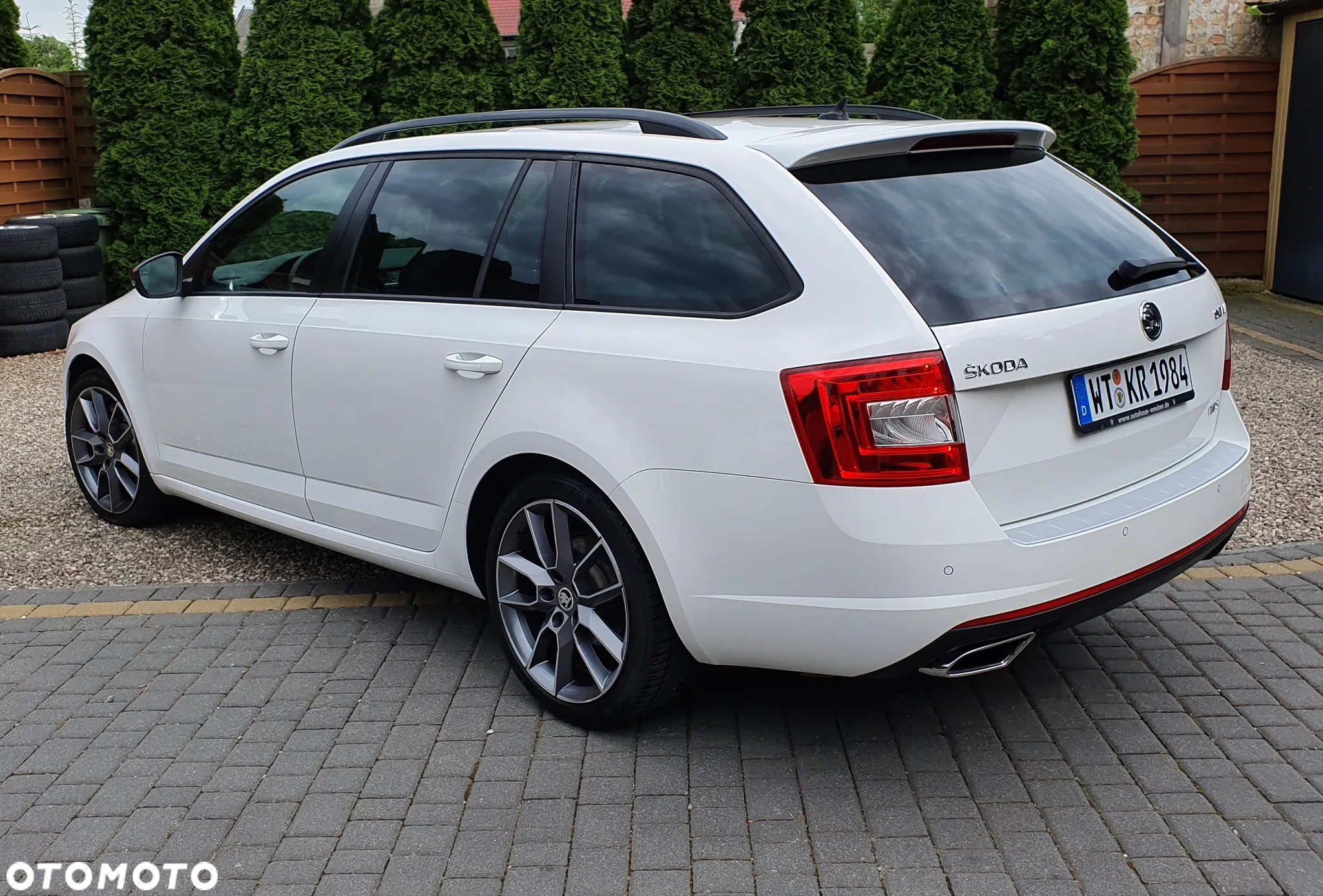 Skoda Octavia Combi 2.0 TDI RS - 8