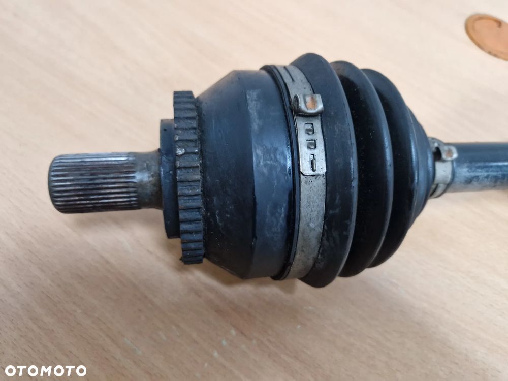 PÓŁOŚ PRAWA PRZÓD DŁUGA VOLVO V70II S60II 2,4D5185 30783109 - 2