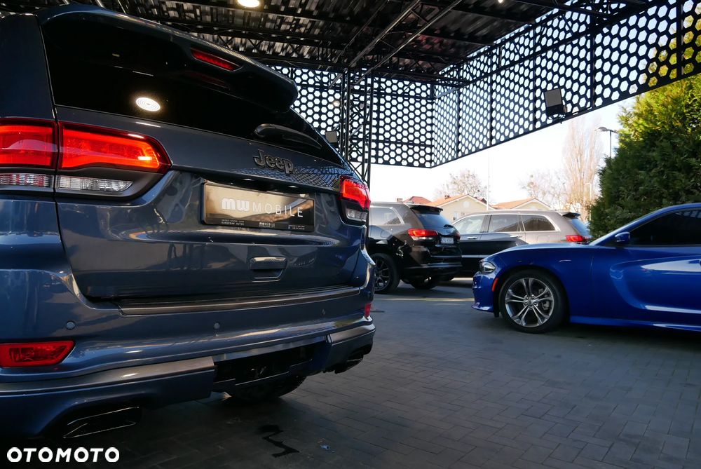 Jeep Grand Cherokee - 34