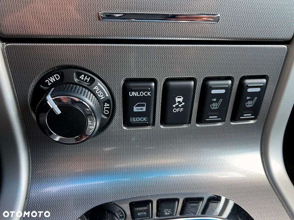 Nissan Navara 2.5 D Platinum Long - 26