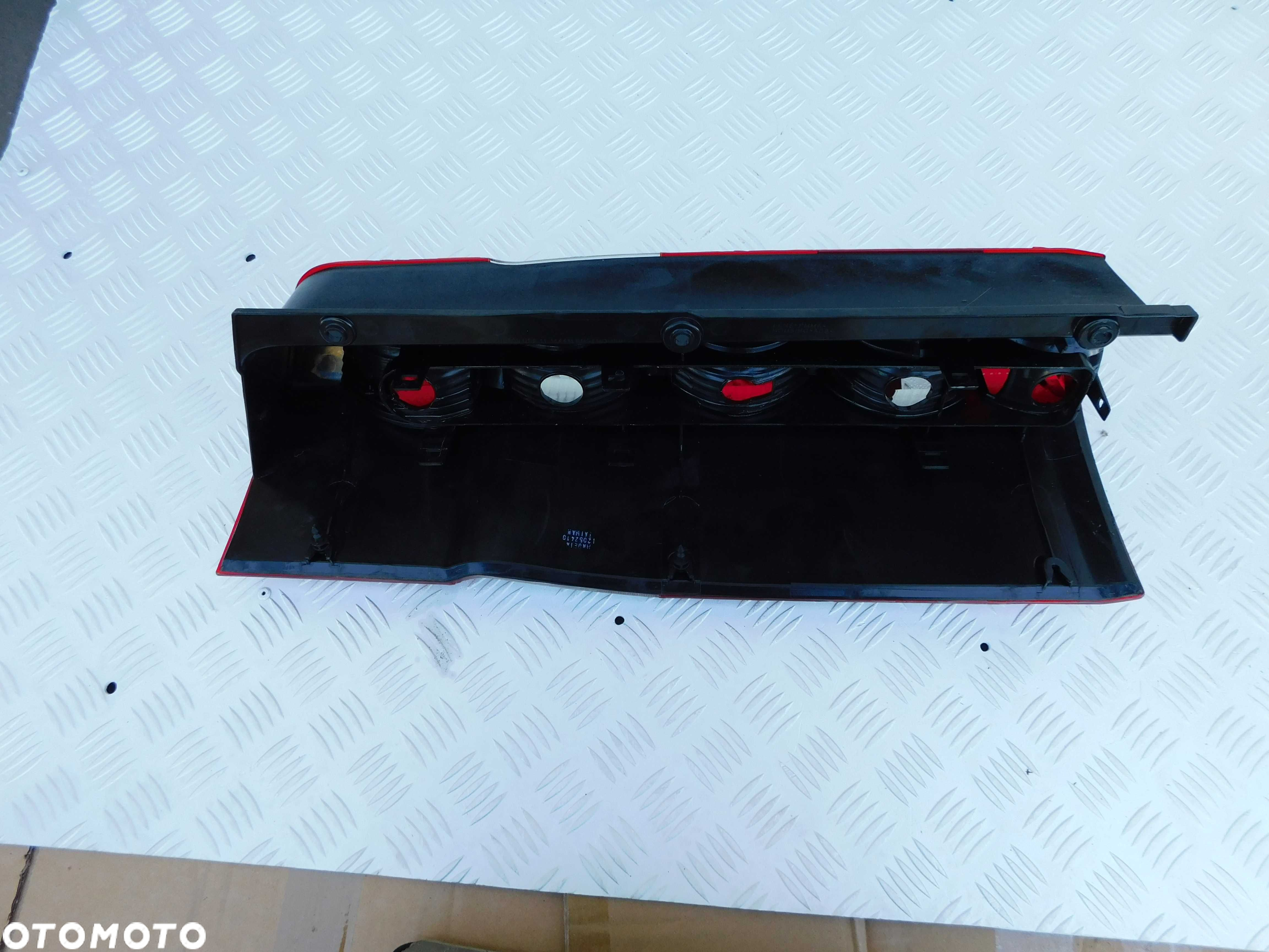 Mercedes Sprinter 906 lampa PRAWA tył pasażera 06-17r - 2