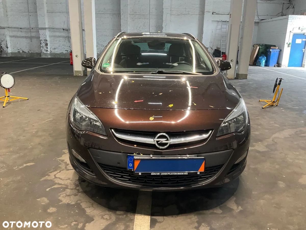 Opel Astra 1.4 Turbo Exklusiv - 2