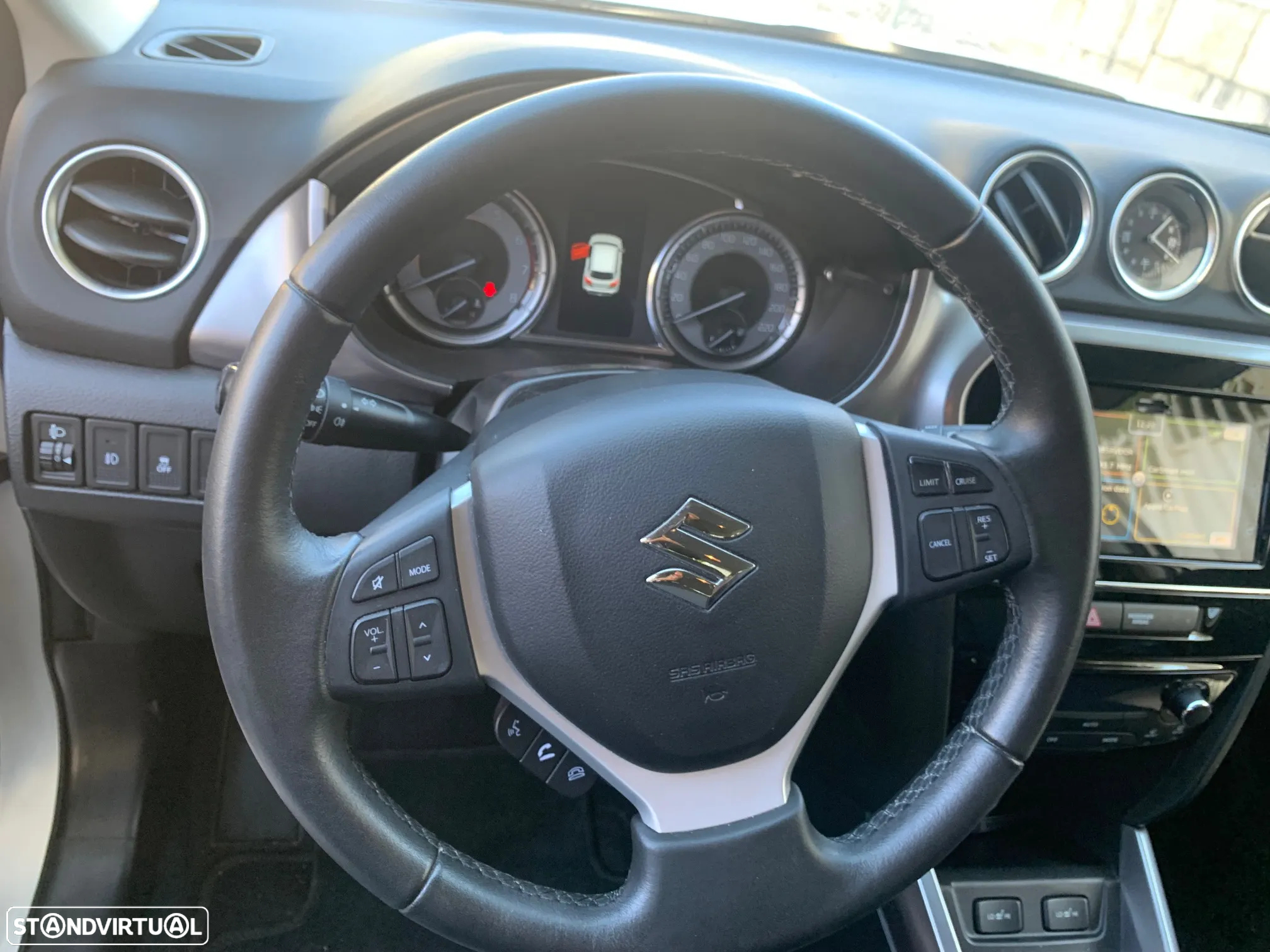 Suzuki Vitara 1.0T GLE - 8
