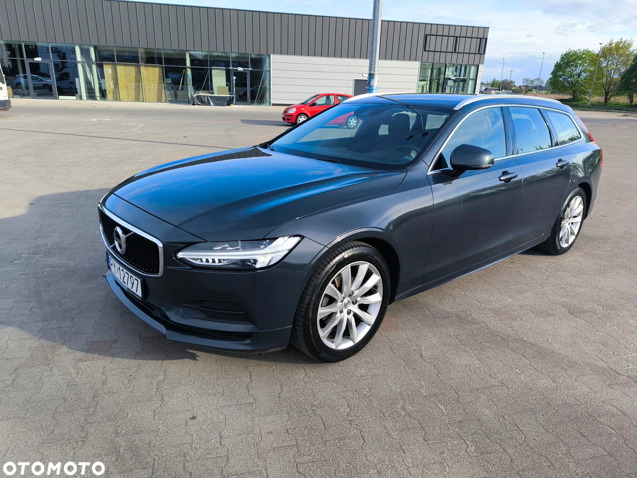 Volvo V90 D4 Geartronic Momentum - 13