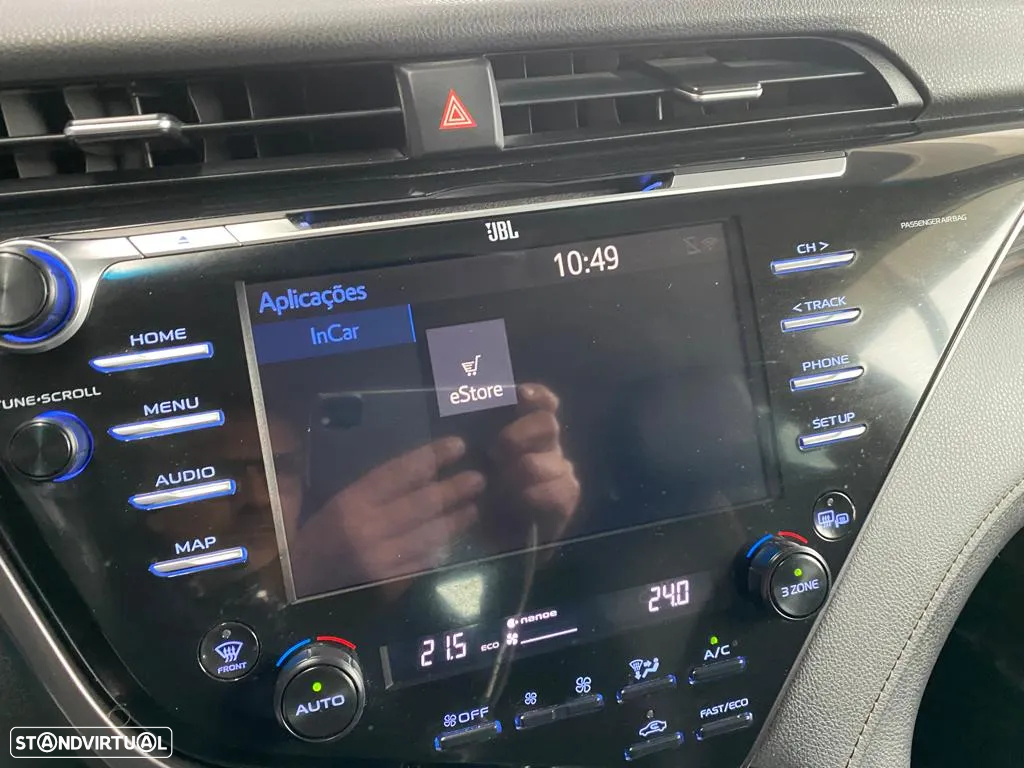 Toyota Camry 2.5 Hybrid Luxury - 17