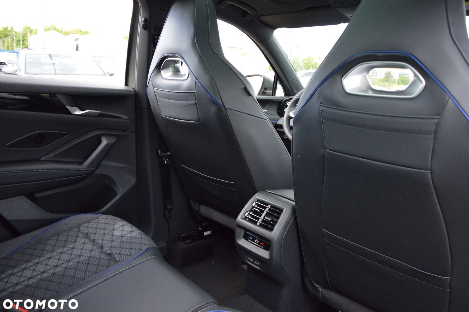 Volkswagen Tiguan - 13