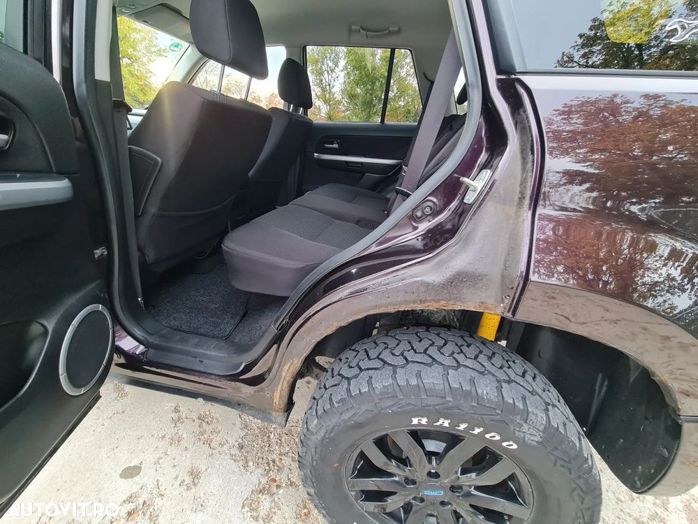 Suzuki Grand Vitara 2.4 Comfort+ - 12