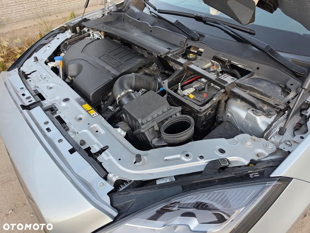 Jaguar E-Pace P200 AWD R-Dynamic S - 26