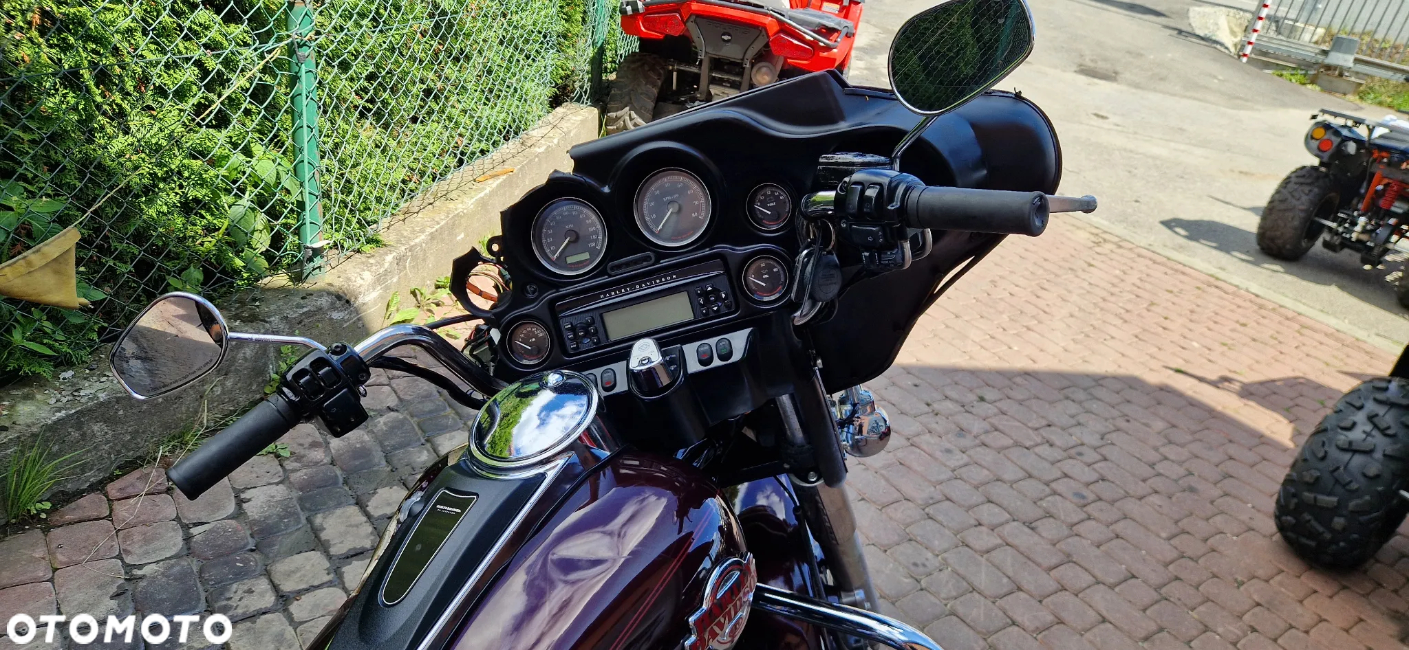 Harley-Davidson FLH Electra Glide - 22