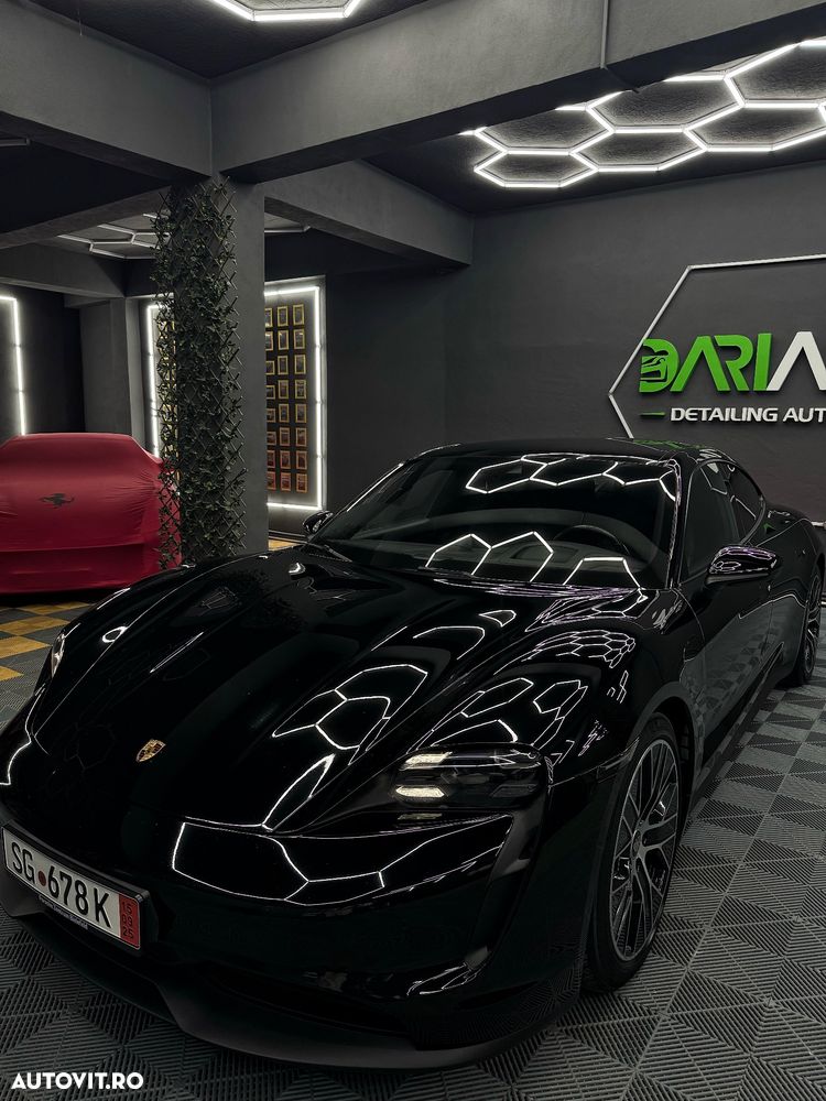 Porsche Taycan - 1