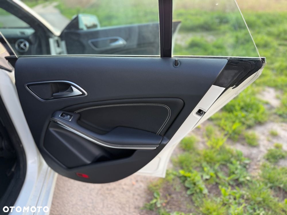 Mercedes-Benz CLA 200 d 7G-DCT - 30