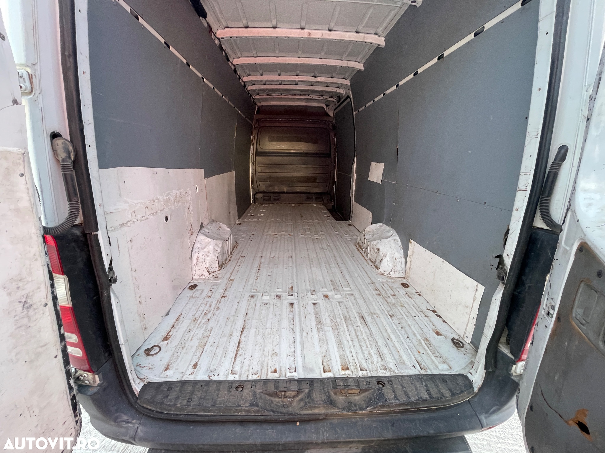Mercedes-Benz Sprinter - 9