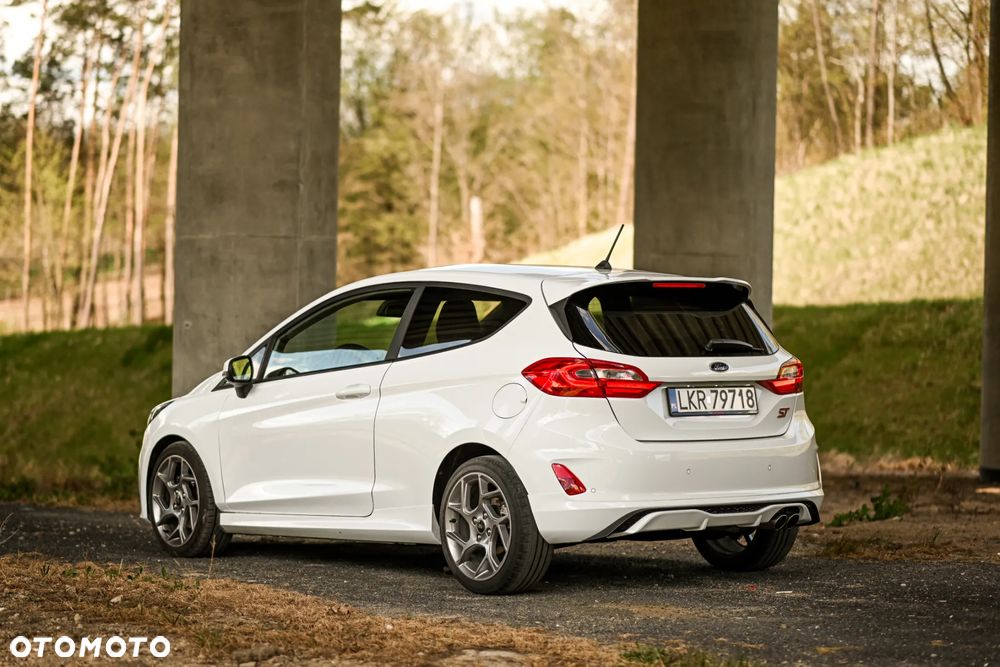 Ford Fiesta - 17