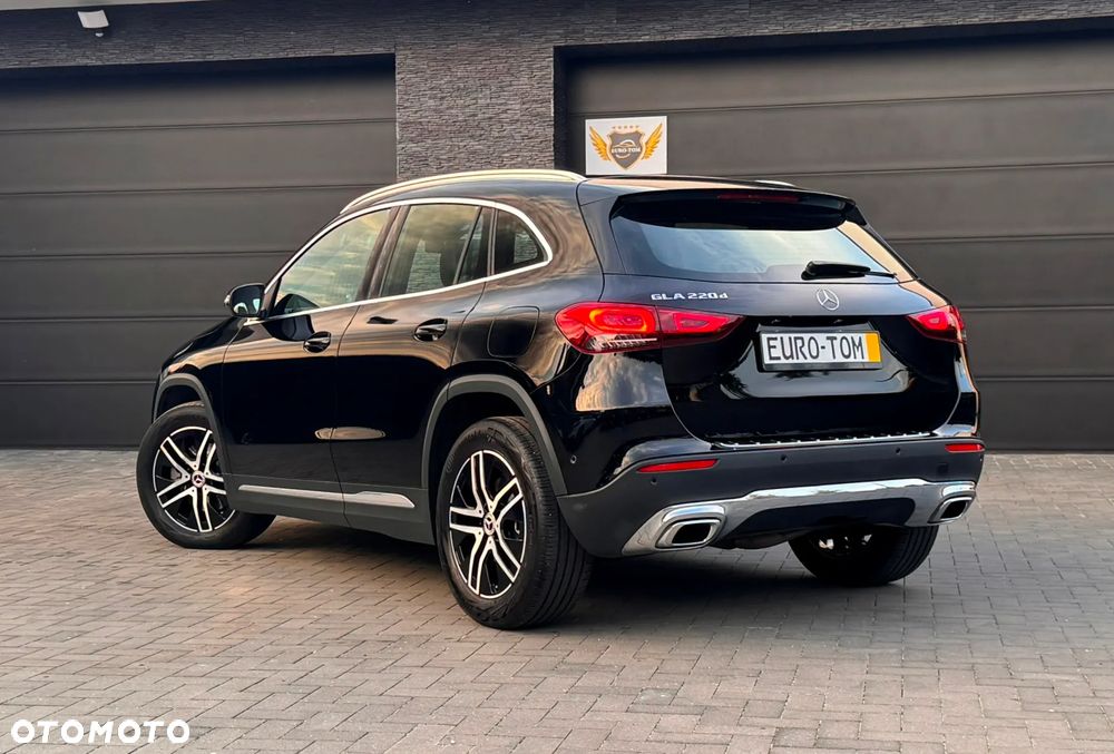 Mercedes-Benz GLA 220 d Progressive - 4