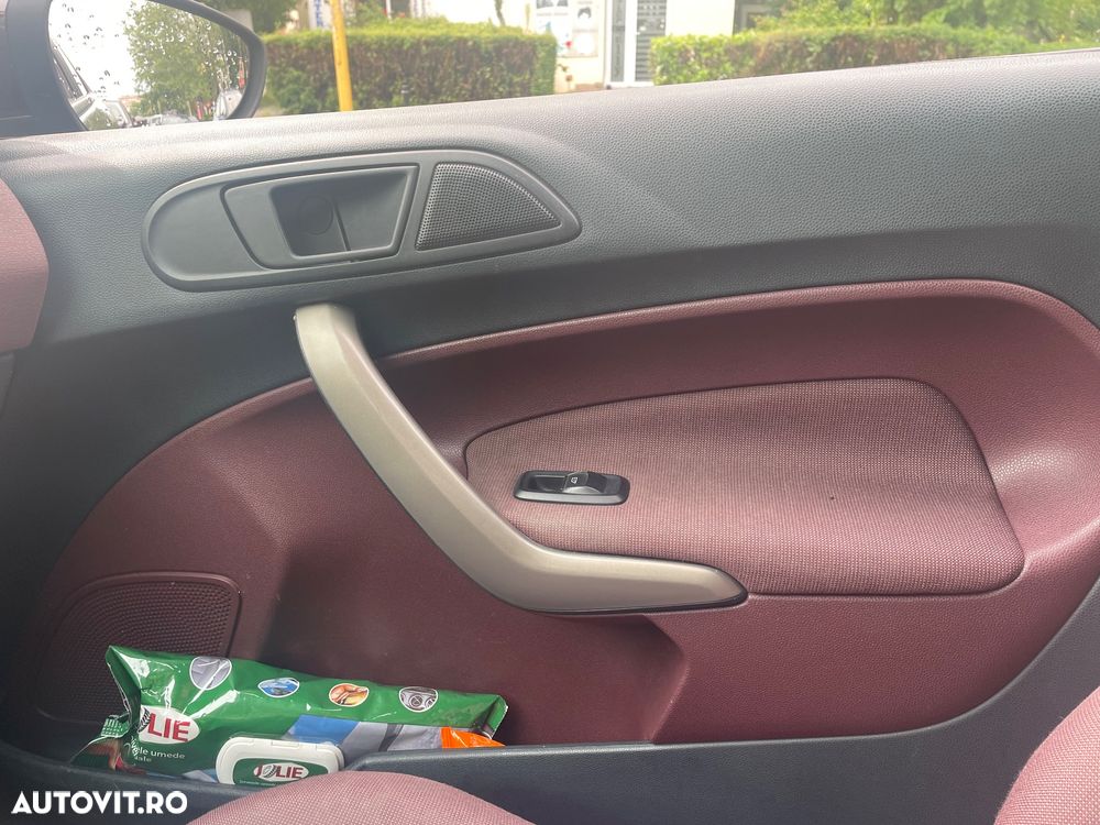 FORD Fiesta 2010 — imagine 12