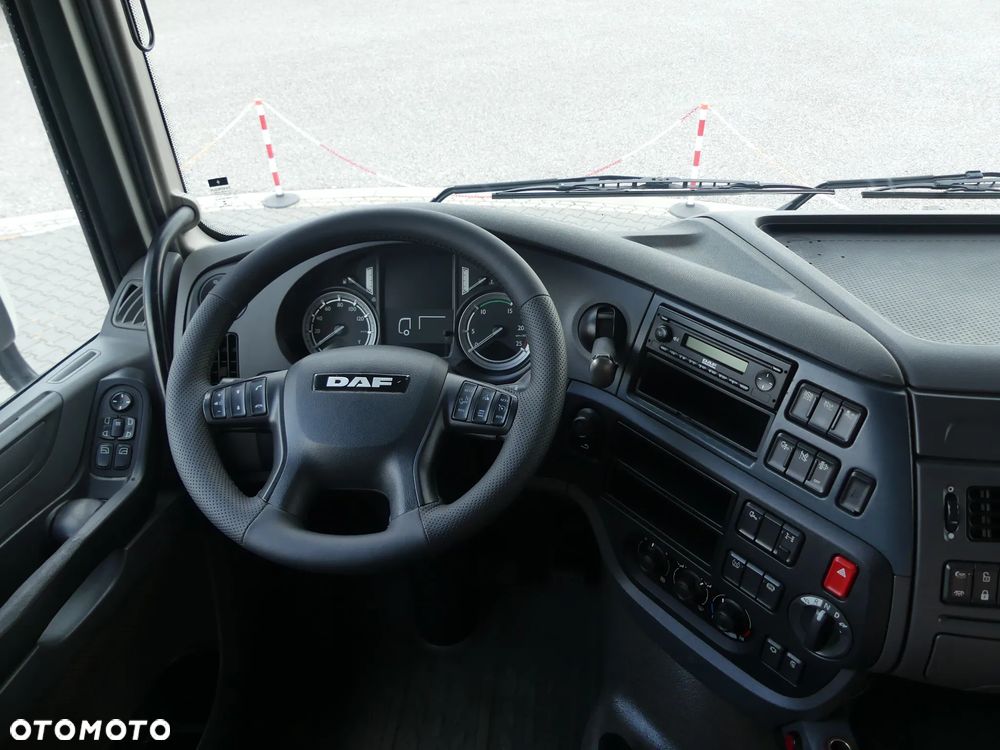 DAF XF 106.460  /  AUTOMAT / SUPER SPACE CAB / - 27