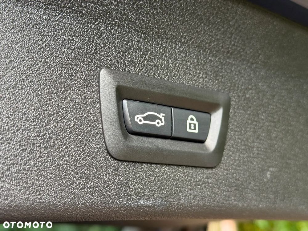 BMW X1 xDrive25i GPF xLine - 31