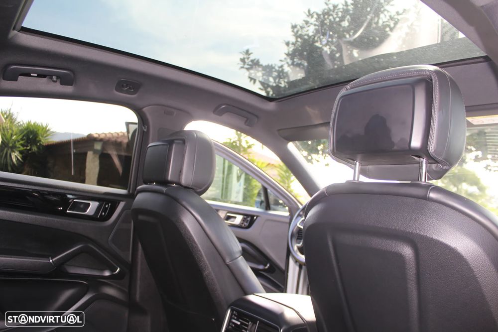 Porsche Cayenne Coupé Tiptronic S Platinum Edition - 43