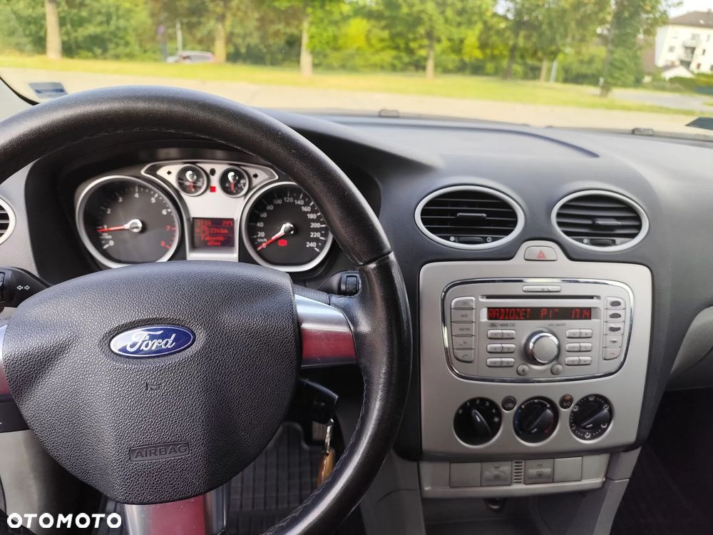 Ford Focus 1.6 16V Ambiente - 11