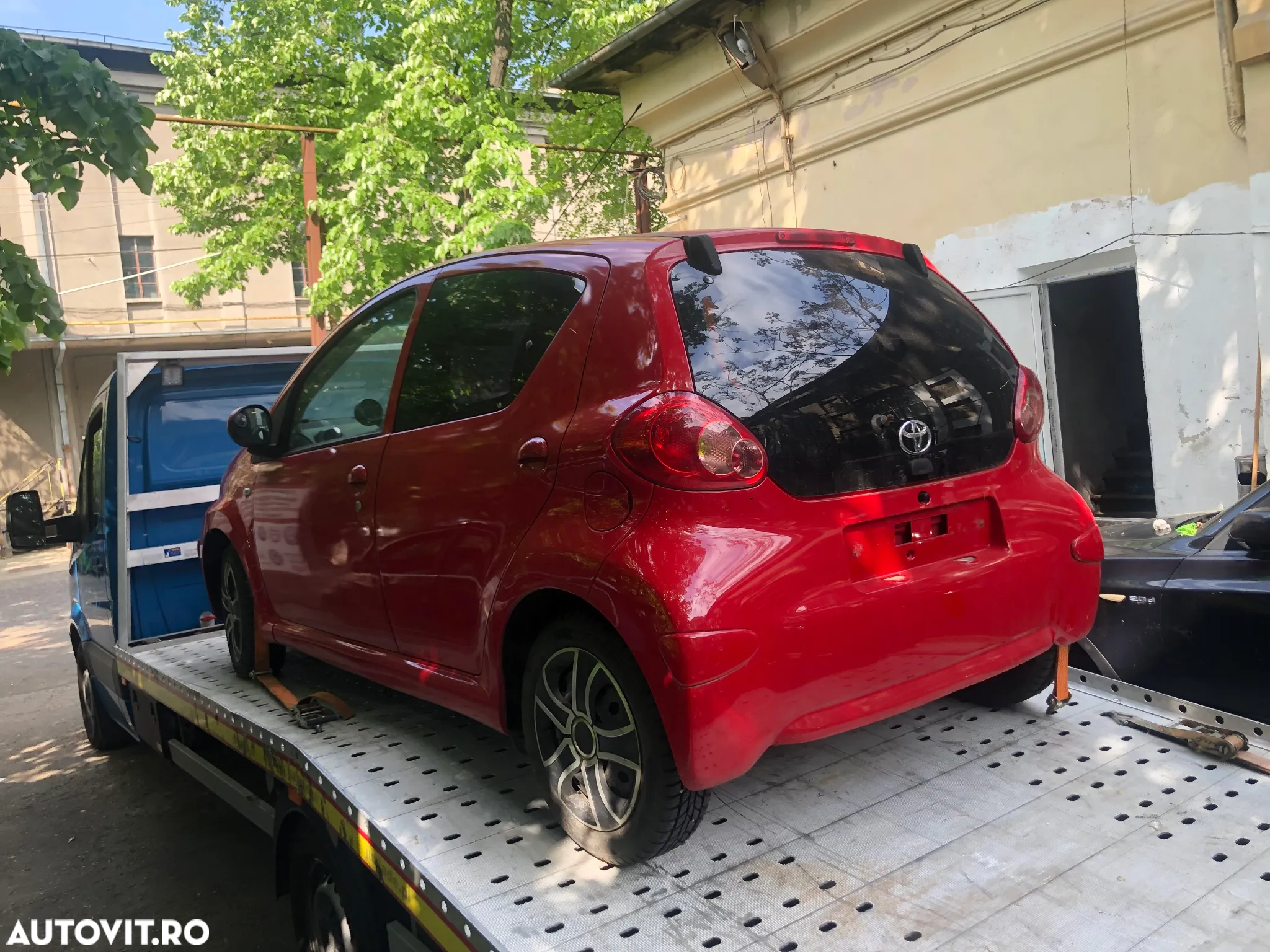 Dezmembrez Toyota Aygo rosu 1.0 benzina 2006 - 5
