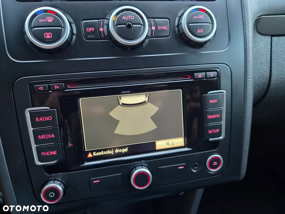 Volkswagen Touran 1.2 TSI BlueMotion Technology MATCH - 24