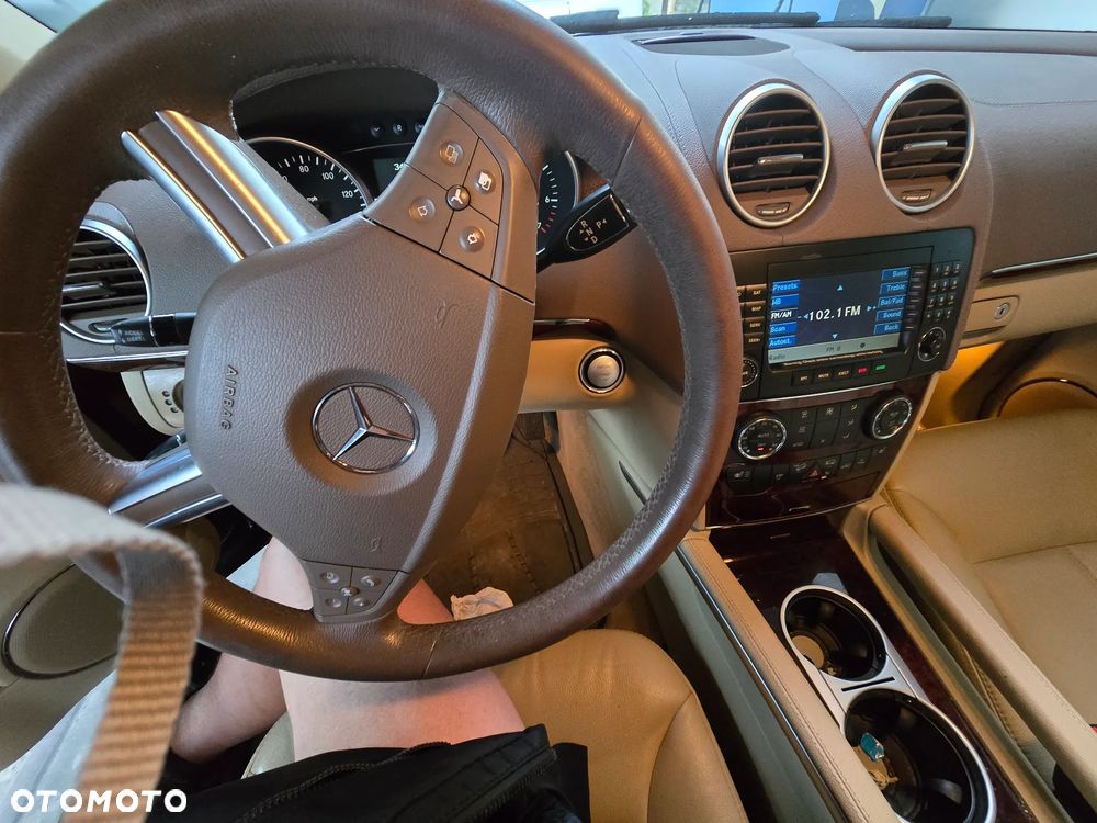 Mercedes-Benz GL 450 4Matic 7G-TRONIC - 8