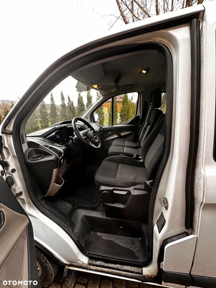 Ford TRANSIT CUSTOM - 11