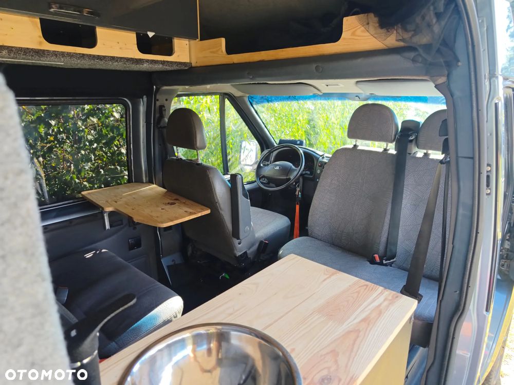 Ford Transit - 12