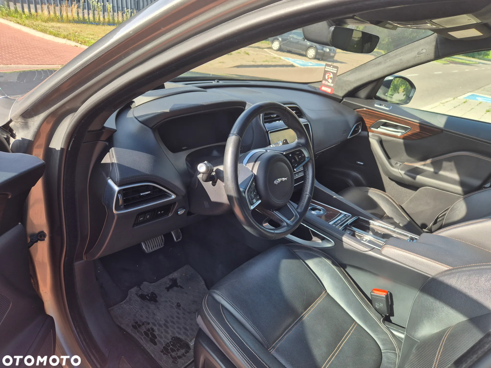 Jaguar F-Pace 25t AWD Prestige - 7