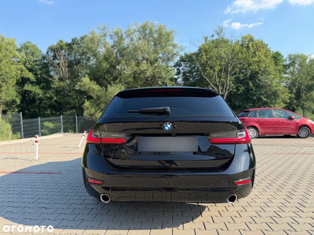BMW Seria 3 320d xDrive mHEV - 6