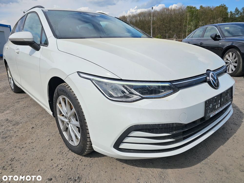 Volkswagen Golf - 1