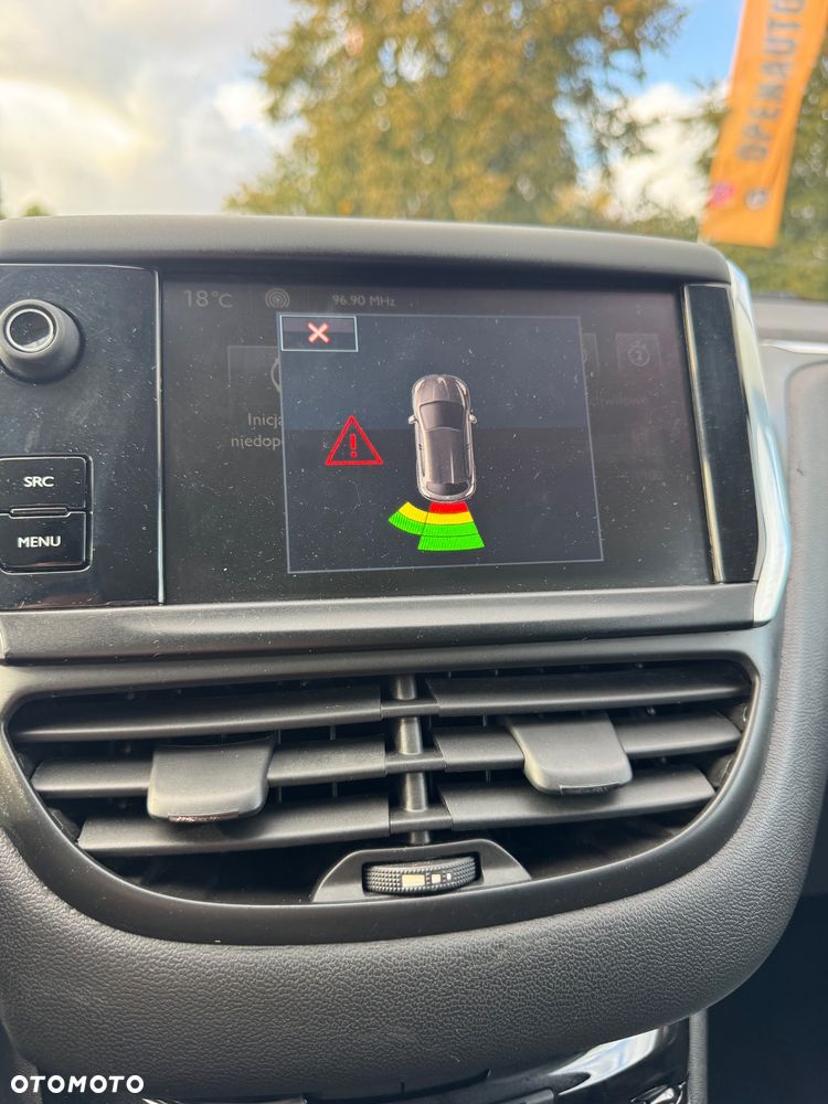 Peugeot 208 1.2 VTi Style - 28