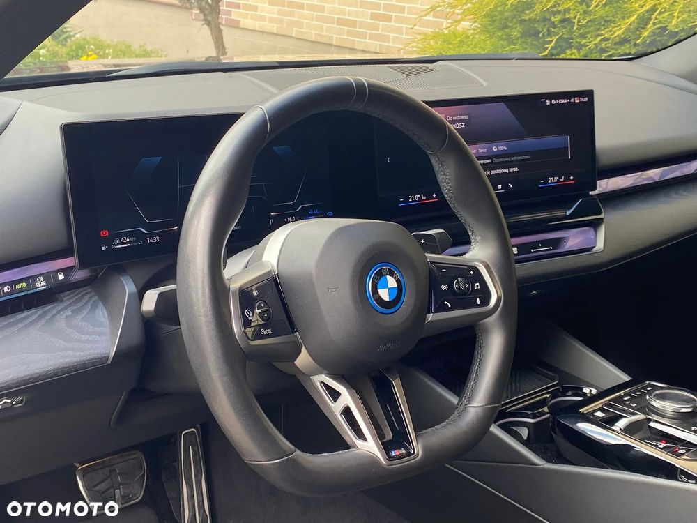 BMW Seria 5 550e xDrive PHEV M Sport - 10