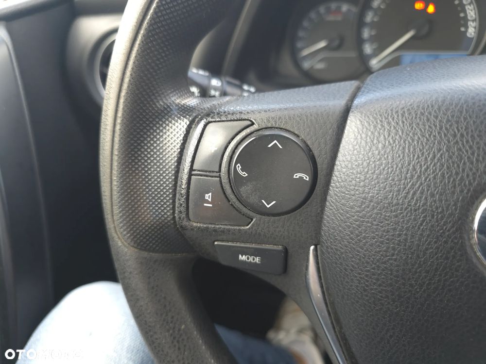 Toyota Auris 1.6 Premium - 22