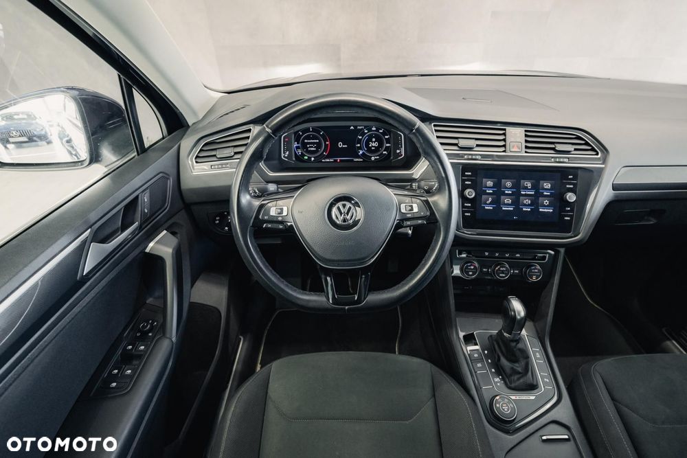 Volkswagen Tiguan - 12