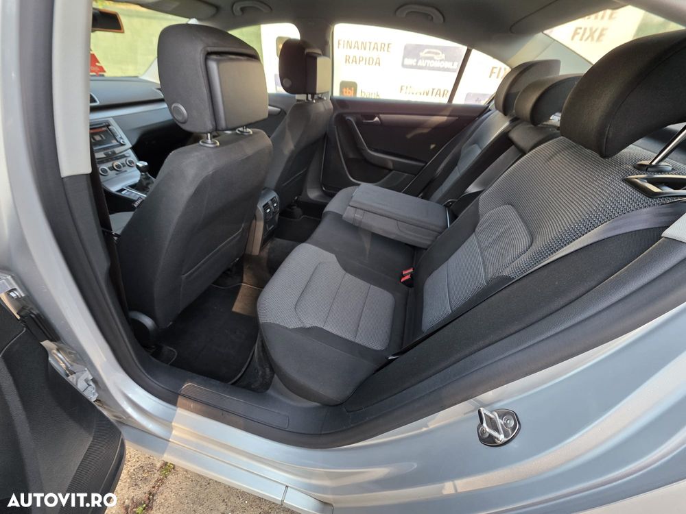 Volkswagen Passat 1.6 TDI BlueMotion Technology Comfortline - 9