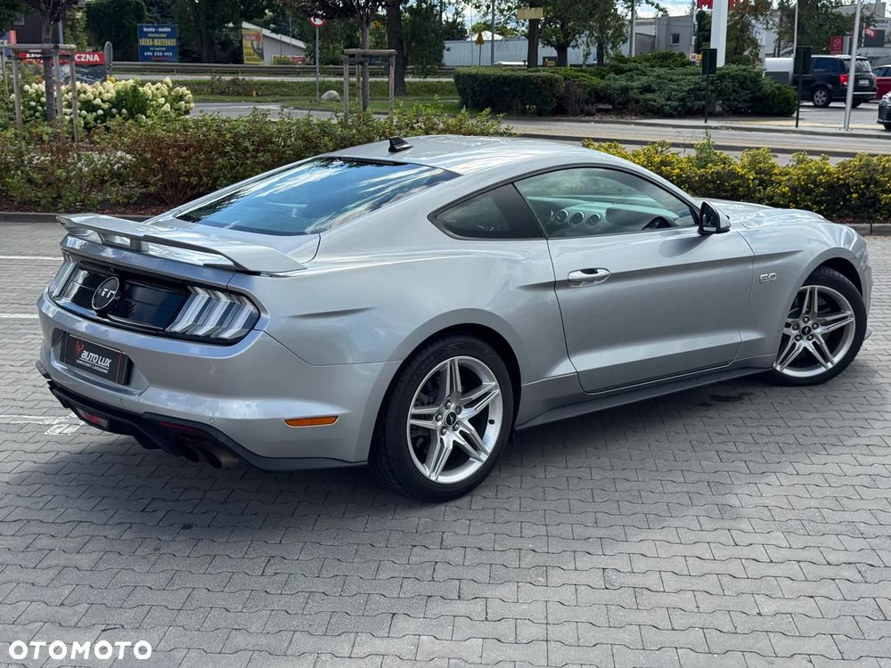 Ford Mustang - 8